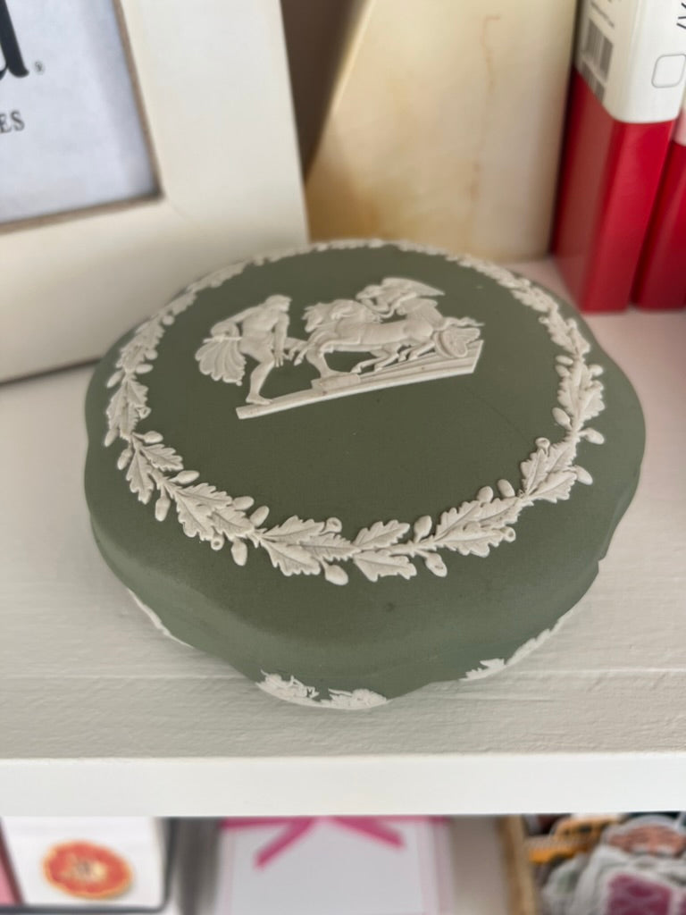 Wedgwood Jasper Scallop Lidded Box